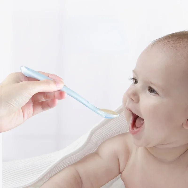 Cuillère en silicone souple pour bébé Cuillère d'alimentation